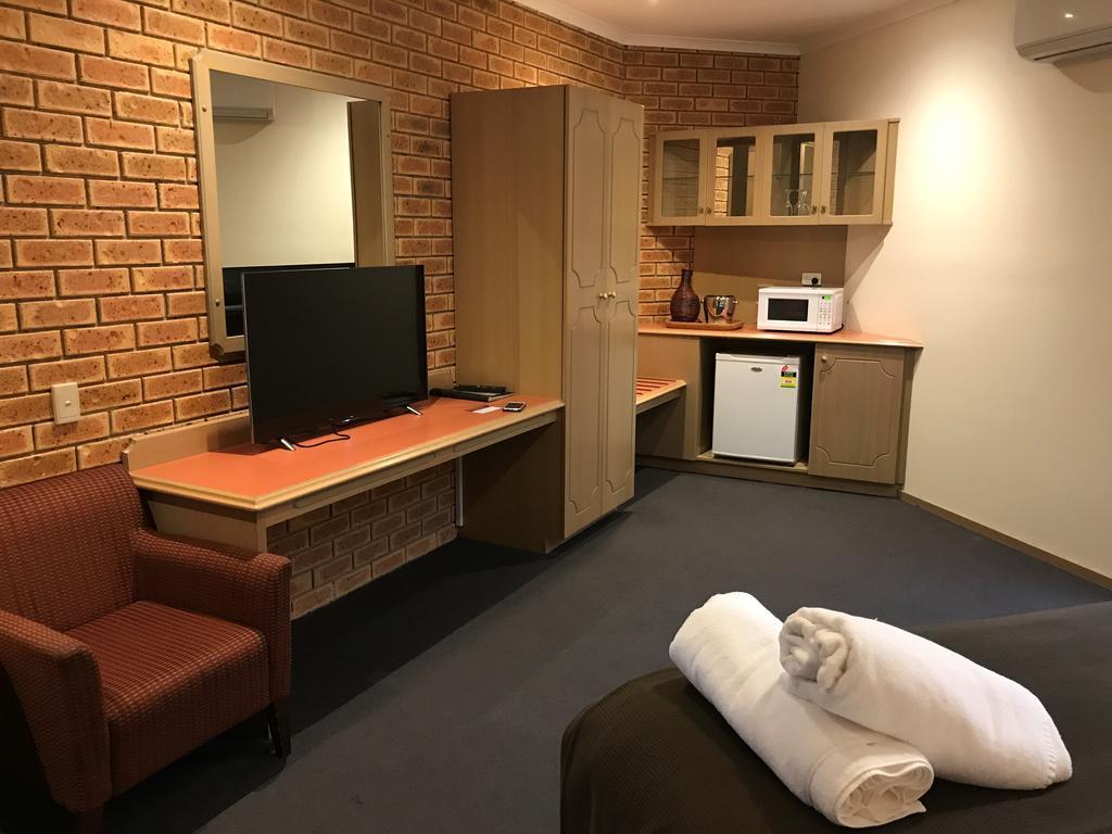 Eltham Motor Inn Мельбурн Экстерьер фото