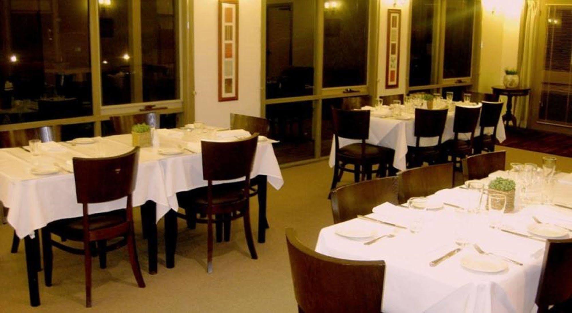 Eltham Motor Inn Мельбурн Экстерьер фото