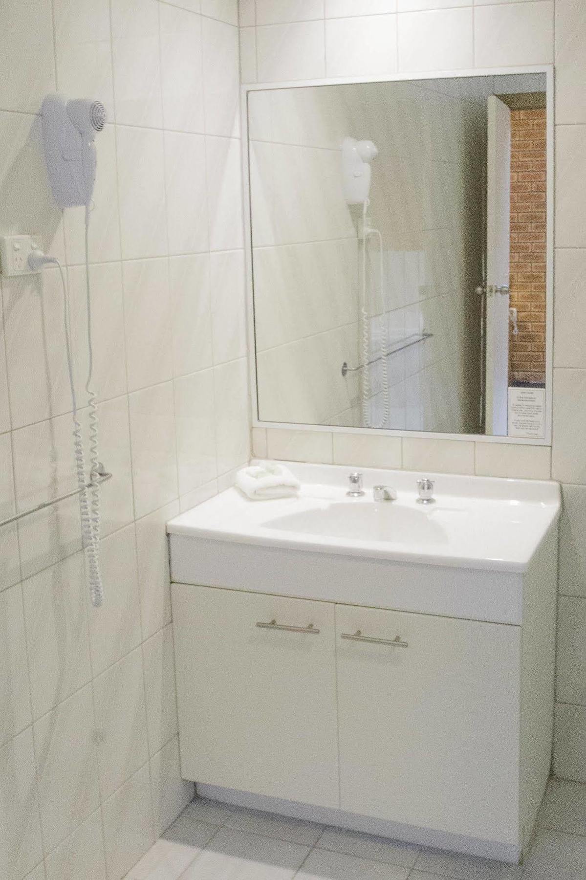 Eltham Motor Inn Мельбурн Экстерьер фото